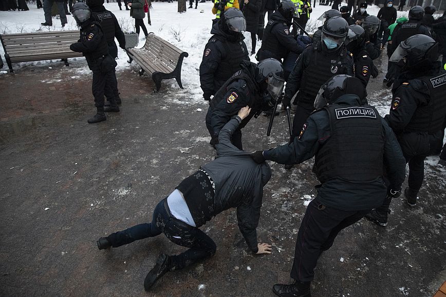Ρωσία: Η ΕΕ καταγγέλλει «δυσανάλογη χρήση βίας» εναντίον των διαδηλωτών