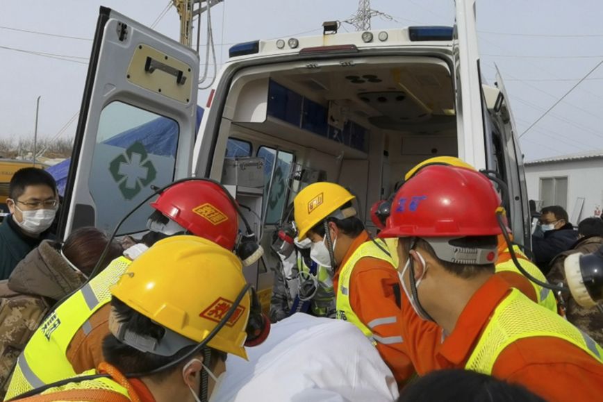 Κίνα: Διασώθηκαν 11 μεταλλωρύχοι που είχαν παγιδευτεί για 14 μέρες σε χρυσωρυχείο
