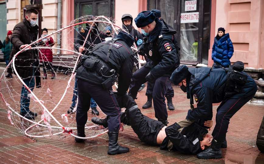 Το Κρεμλίνο κατηγορεί για βία τους διαδηλωτές υπέρ της απελευθέρωσης Ναβάλνι