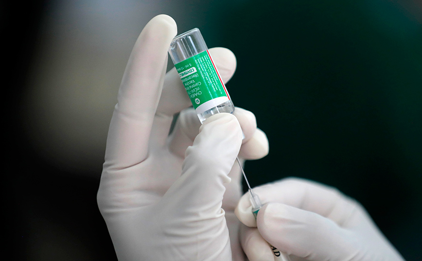 Ούτε η Γαλλία συστήνει το εμβόλιο της AstraZeneca για τους άνω των 65 ετών
