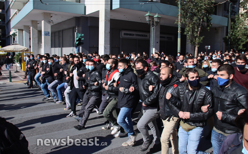 Στο Σύνταγμα η πορεία των φοιτητών &#8211; Δείτε φωτογραφίες του newsbeast.gr
