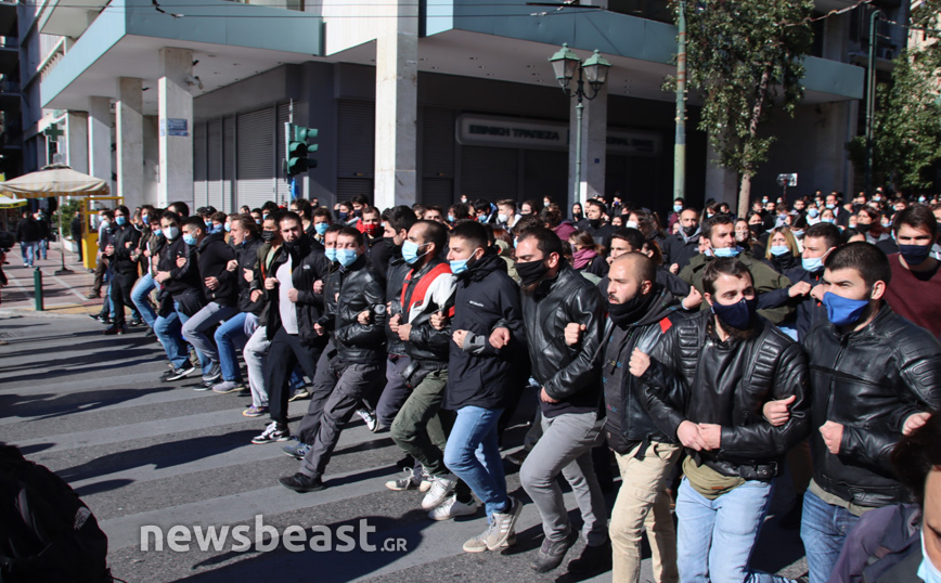Στο Σύνταγμα η πορεία των φοιτητών – Δείτε φωτογραφίες του newsbeast.gr