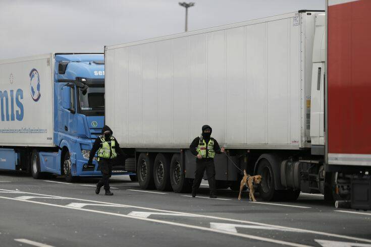 Βόρεια Ιρλανδία: Άδεια ράφια στα σούπερ μάρκετ καθώς οι εταιρίες πασχίζουν να εισάγουν νωπά προϊόντα