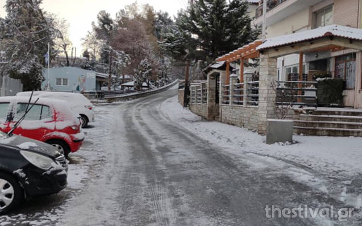 Κακοκαιρία Λέανδρος: Χιόνια και κρύο στη Βόρεια Ελλάδα, -13 στη Φλώρινα