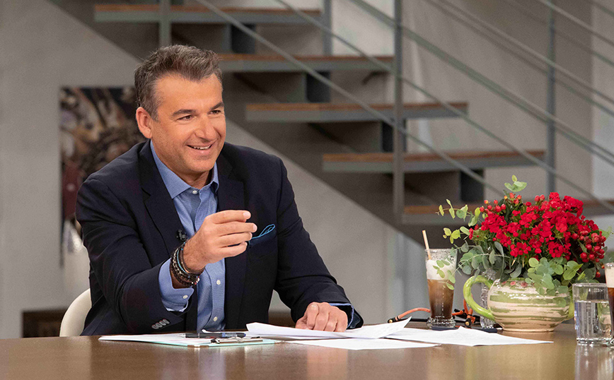 Ο Γιώργος Λιάγκας γιορτάζει και το ‘ριξε στις θαλασσινές βουτιές