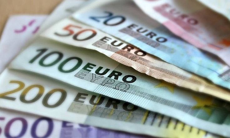 Άμεση καταβολή του επιδόματος των 400 ευρώ ζητούν εννέα επιστημονικοί σύλλογοι