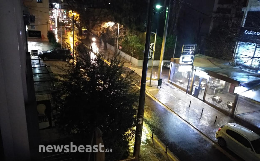 Κακοκαιρία: Ισχυρή καταιγίδα στην Αττική – Άνοιξαν οι ουρανοί σε κέντρο, βόρεια και δυτικά προάστια