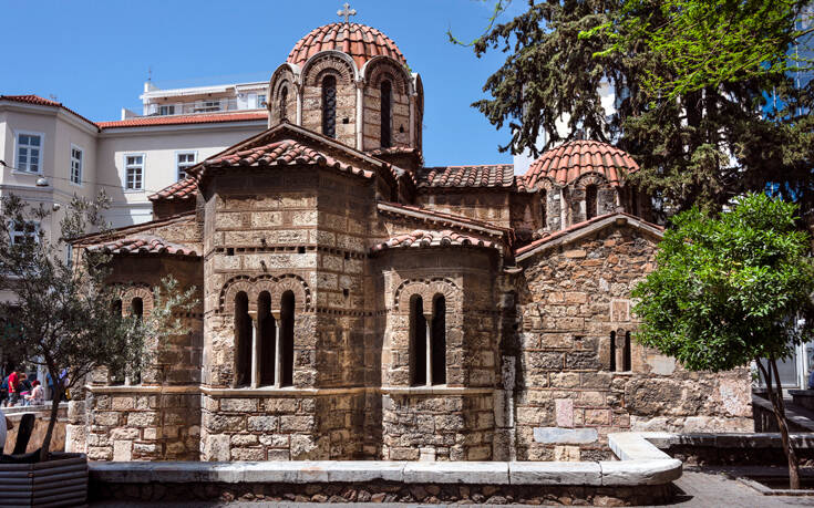 Η γνωστή εκκλησία της Αθήνας και πώς συνδέεται με την περίφημη έκφραση «από μεγάλο τζάκι»