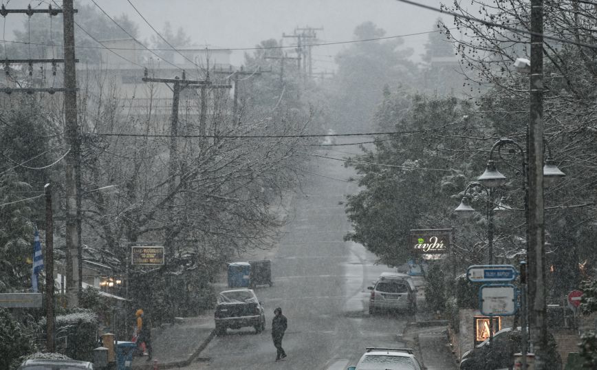 Σαρώνει τη χώρα η κακοκαιρία Μήδεια: Δείτε ζωντανή εικόνα, σε εξέλιξη η δεύτερη φάση με χιόνια και στην Αθήνα