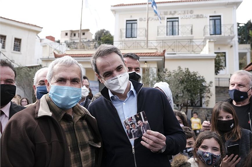 Η μαντινάδα που αφιέρωσαν στον Κυριάκο Μητσοτάκη στην Θύμαινα