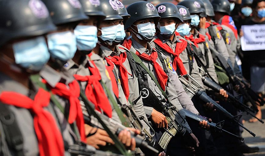 Πραξικόπημα στην Μιανμάρ: Διπλωμάτες των δυτικών χωρών καλούν τον στρατό να «αποφύγει τη χρήση βίας»
