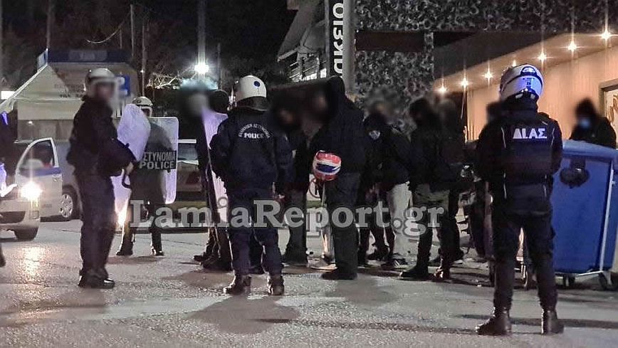 Λαμία: Ένταση και προσαγωγές έξω από το νοσοκομείο για τον Δημήτρη Κουφοντίνα
