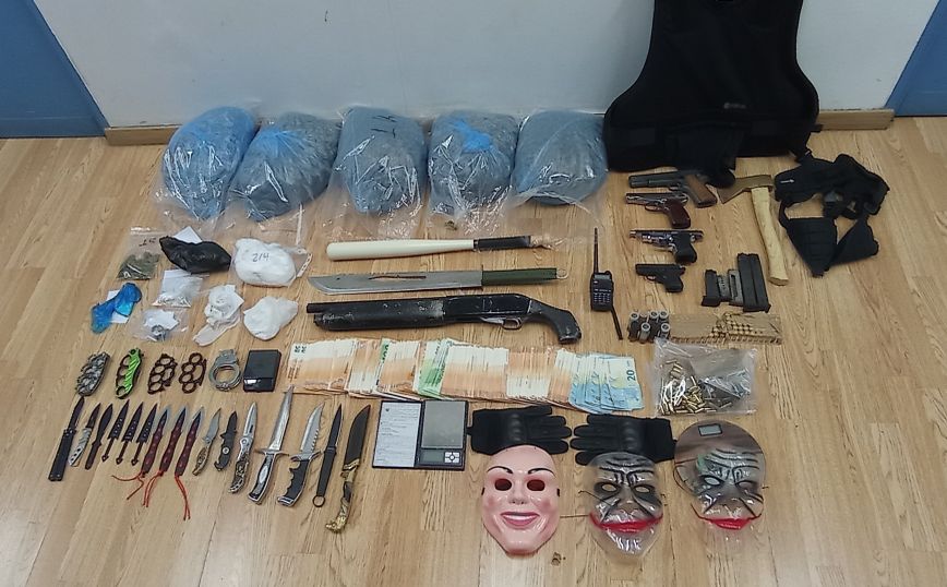 Σύλληψη για τρεις άνδρες οπλισμένους σαν… αστακοί που διακινούσαν ναρκωτικά