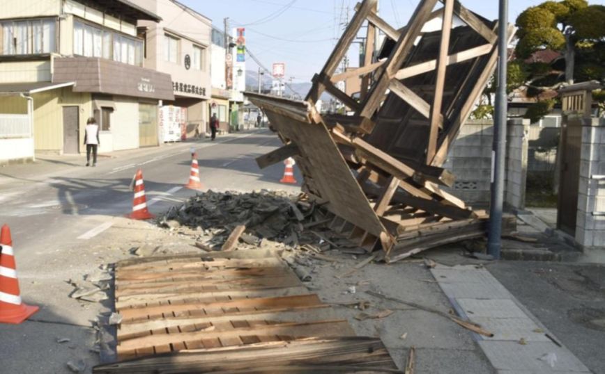 Ιαπωνία: Τουλάχιστον 100 τραυματίες έπειτα από τον ισχυρό σεισμό