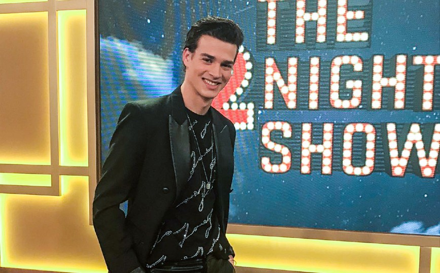 The 2Night Show: Ο «γκρινιάρης» του GNTM 3 στο πλατό του Γρηγόρη Αρναούτογλου