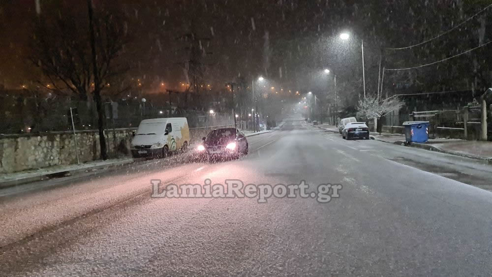 Κακοκαιρία Μήδεια: Τα πρώτα χιόνια στη Λαμία δεν έχουν δημιουργήσει ιδιαίτερα προβλήματα