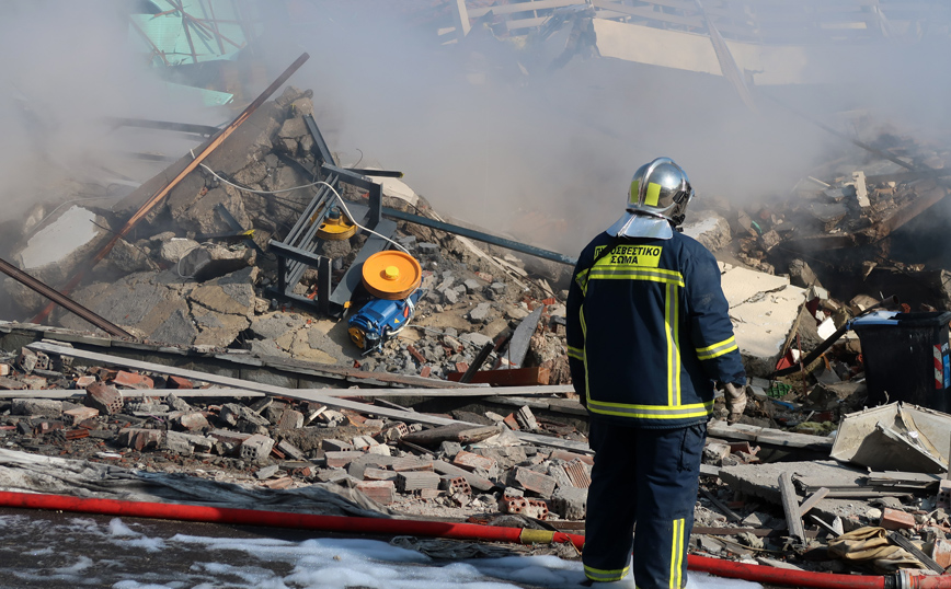 Σε εξέλιξη οι έρευνες για την έκρηξη που ισοπέδωσε ξενοδοχείο στην Καστοριά