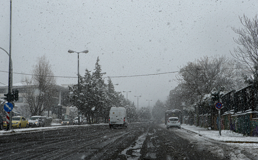 Χωρίς αλυσίδες η κυκλοφορία στη λεωφόρο Κηφισίας