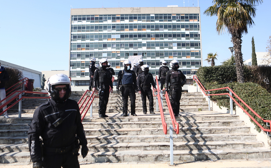 Πρόεδρος αστυνομικών υπαλλήλων Θεσσαλονίκης: «Λάδι στη φωτιά» η πανεπιστημιακή αστυνομία