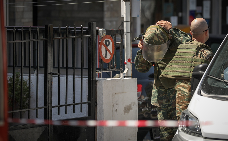 Κυψέλη: Βρέθηκαν δύο χειροβομβίδες στο υπόγειο