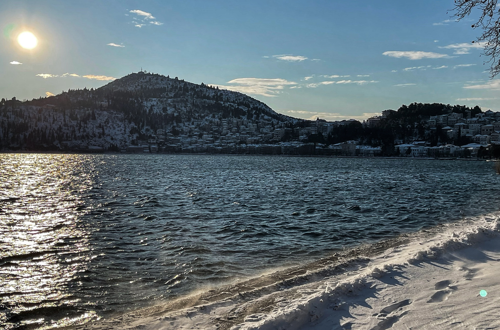 Το υπέροχο χιονισμένο τοπίο της Καστοριάς