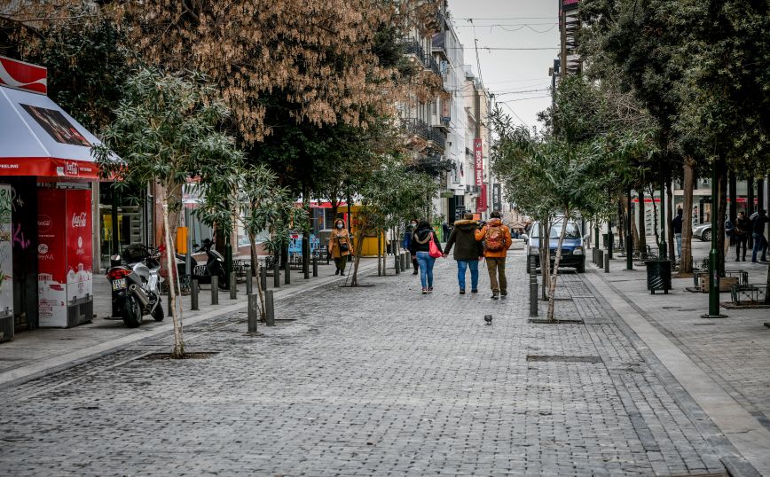 Κορονοϊός: Συναγερμός για τα υψηλά κρούσματα της Κυριακής και την αύξηση των διασωληνωμένων