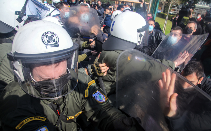 ΚΝΕ: Γίνεται προσπάθεια να προσληφθούν φαντάροι στην Πανεπιστημιακή Αστυνομία