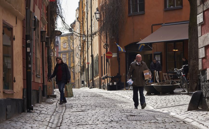 «Αέρας» ελπίδας στη Σουηδία: Σε χαμηλό δύο μηνών οι ημερήσιοι θάνατοι από κορονοϊό