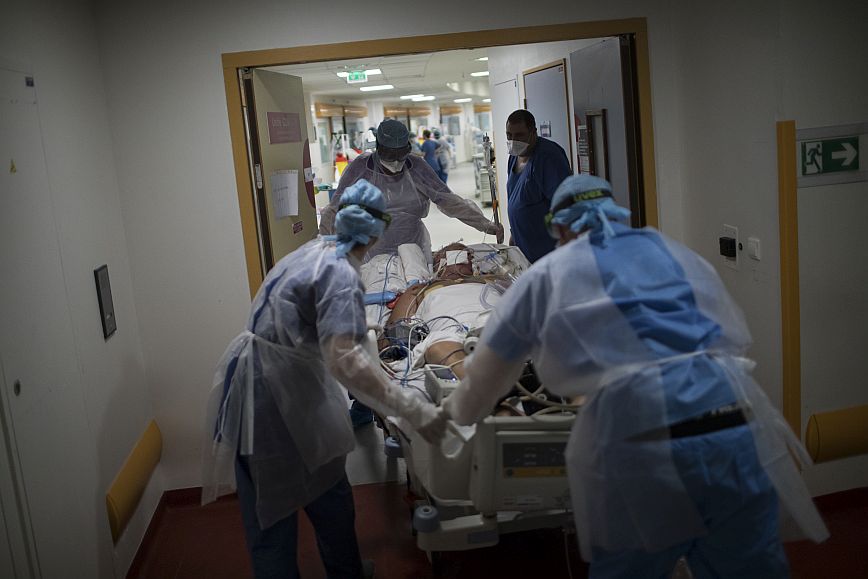 Γαλλία: Κοντά σε υψηλό 9 εβδομάδων οι νοσηλείες ασθενών με νέο κορονοϊό