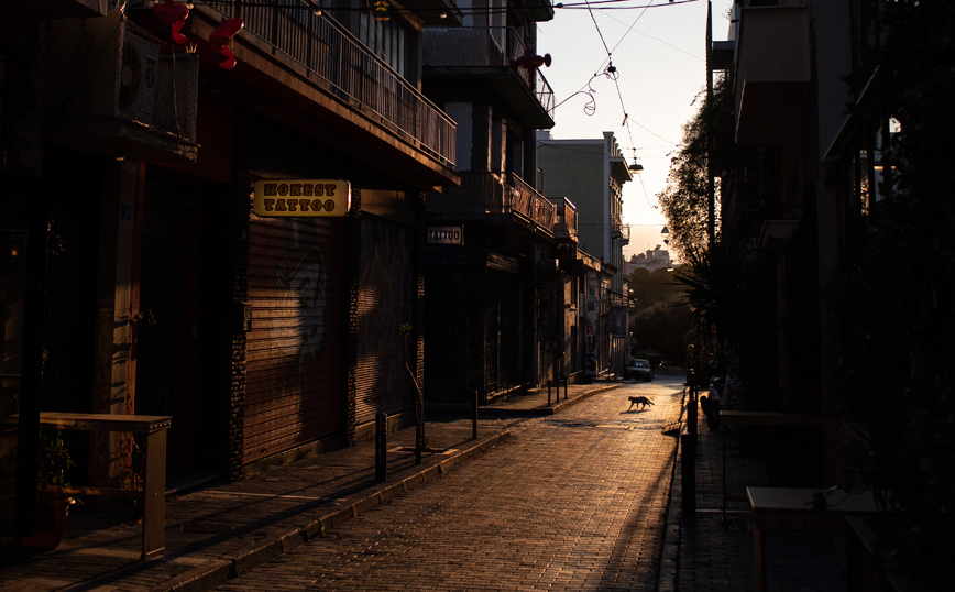 «Κλειδώνει» η απαγόρευση κυκλοφορίας από τις 18:00 τα Σαββατοκύριακα στην Αττική – Προς αυστηρό lockdown Αχαΐα και Χαλκίδα