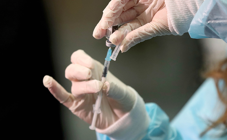 ΗΑΕ: Προσωρινός περιορισμός του εμβολιασμού κατά του κορονοϊού