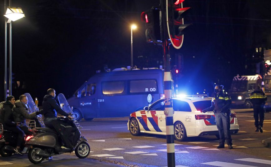 Ολλανδία: Η Γερουσία ενέκρινε την παράταση της νυχτερινής απαγόρευσης