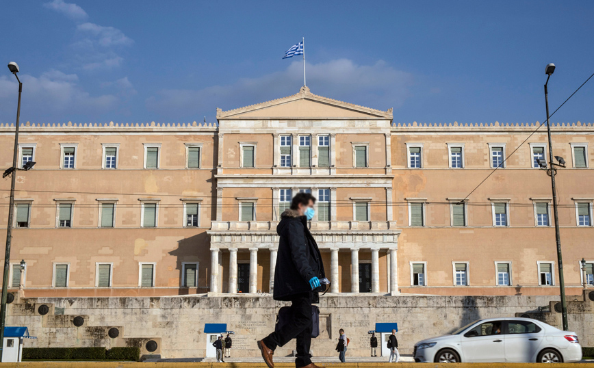 Η νέα στρατηγική για τον περιορισμό της πανδημίας &#8211; Οι 3 άξονες του σχεδίου