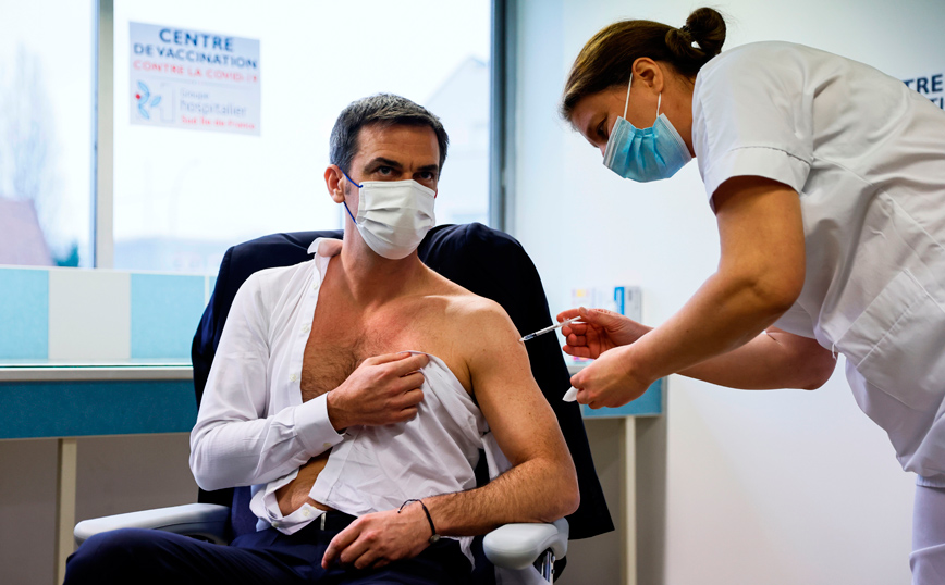 Εμβολιάστηκε ο γάλλος υπουργός Υγείας: Δεν ένιωσα τίποτα