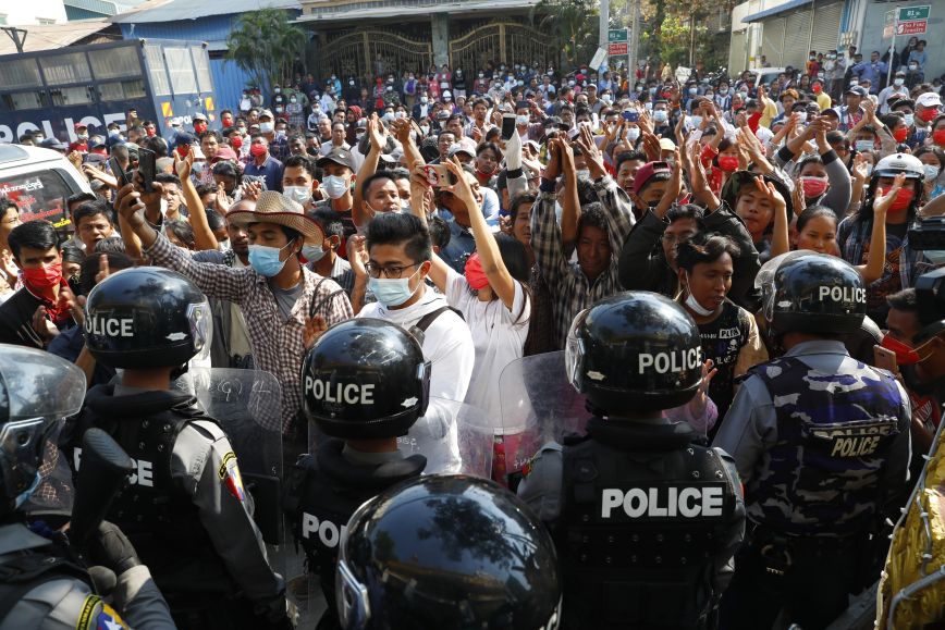 Πραξικόπημα στη Μιανμάρ: Οι διαδηλώσεις πιέζουν ασφυκτικά τις Ένοπλες Δυνάμεις