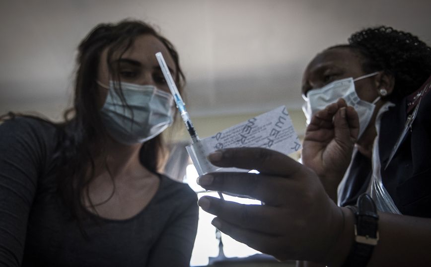 Johnson & Johnson: Υπέβαλε αίτηση στον ΠΟΥ για επείγουσα χρήση του εμβολίου της