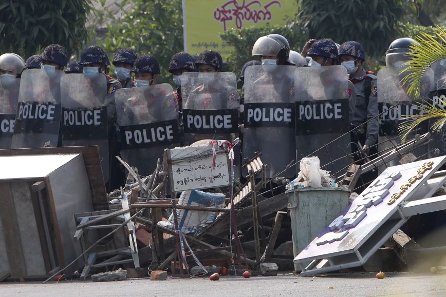 Πραξικόπημα στη Μιανμάρ: Δύο νεκροί από πυρά αστυνομικών κατά τη διάρκεια διαδηλώσεων