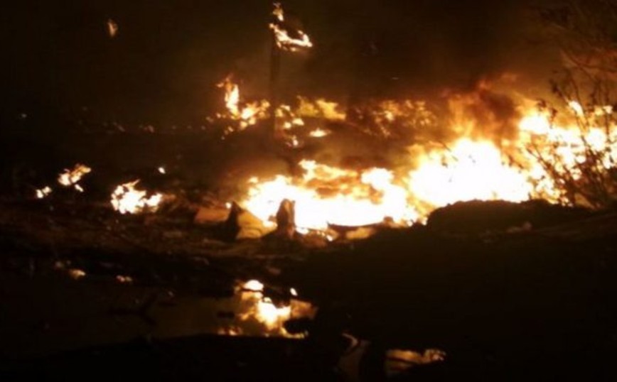 Ρόδος: Φωτιά τώρα σε καταυλισμό στο Καρακόνερο &#8211; Μαύρισε ο ουρανός