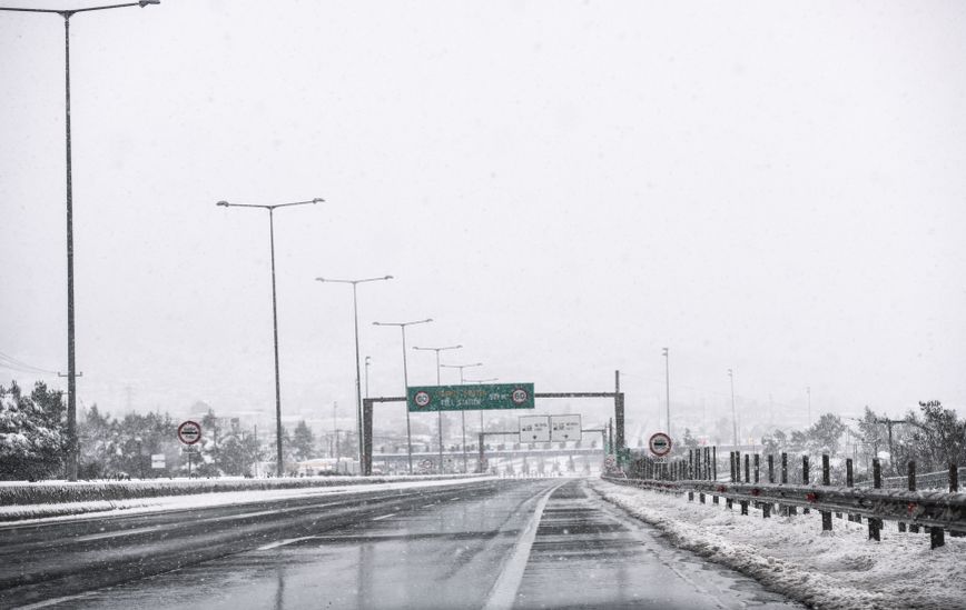 Άνοιξε στις 4 η εθνική οδός Αθηνών &#8211; Λαμίας μέχρι τη Βοιωτία, ποιοι δρόμοι είναι κλειστοί στην Αττική