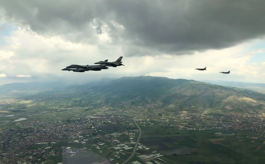 Τρία ελληνικά F-16 πάνω από τον ουρανό των Σκοπίων