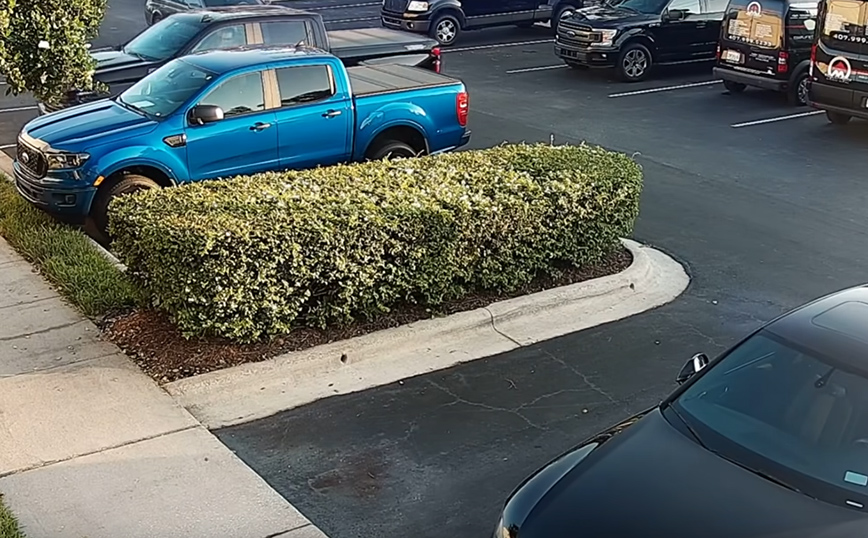 Για κάποιους το παρκάρισμα δεν είναι καθόλου εύκολη υπόθεση