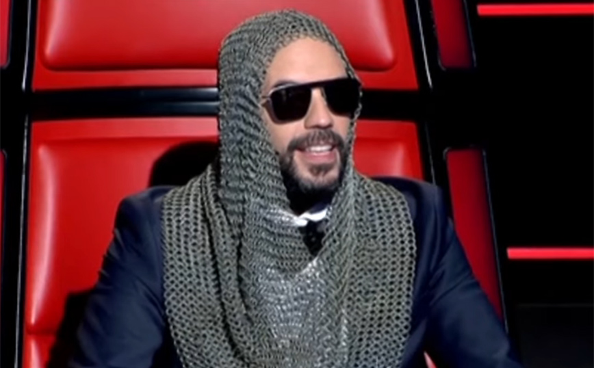 The Voice: Ξεκίνησε ο μεγάλος τελικός – «Έκλεψε» την παράσταση ο ιππότης Μουζουράκης