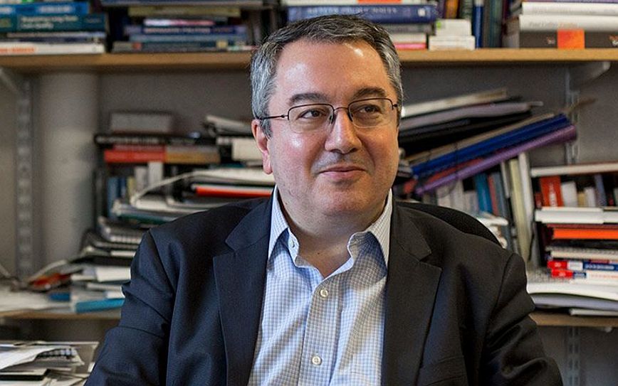 Μόσιαλος: Πόσο αποτελεσματικά είναι τα νέα εμβόλια της AstraZeneca και της Johnson & Johnson