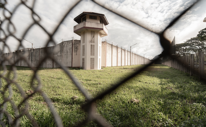 Στη φυλακή γυμνάστρια που επιτέθηκε σεξουαλικά σε 13χρονο μαθητή πολλές φορές – Τα δάκρυά της μπροστά στον δικαστή