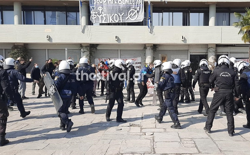 ΣΥΡΙΖΑ: Απρόκληση η επίθεση της αστυνομίας σε φοιτητές του ΑΠΘ