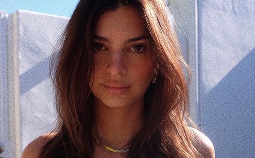 Γέννησε η Emily Ratajkowski: Η πρώτη φωτογραφία αγκαλιά με το μωρό της