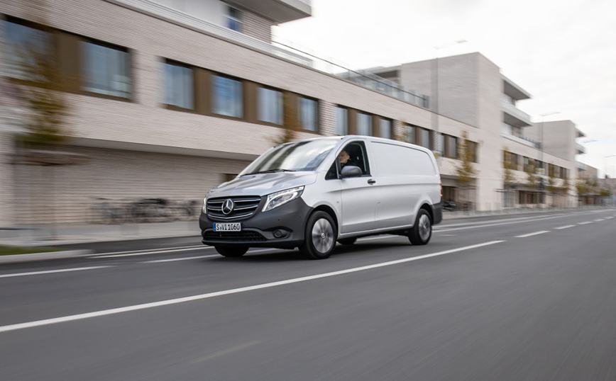 Mercedes Vito: Το πολυχρηστικό μεταφορικό μέσο κλείνει 25 χρόνια «ζωής»