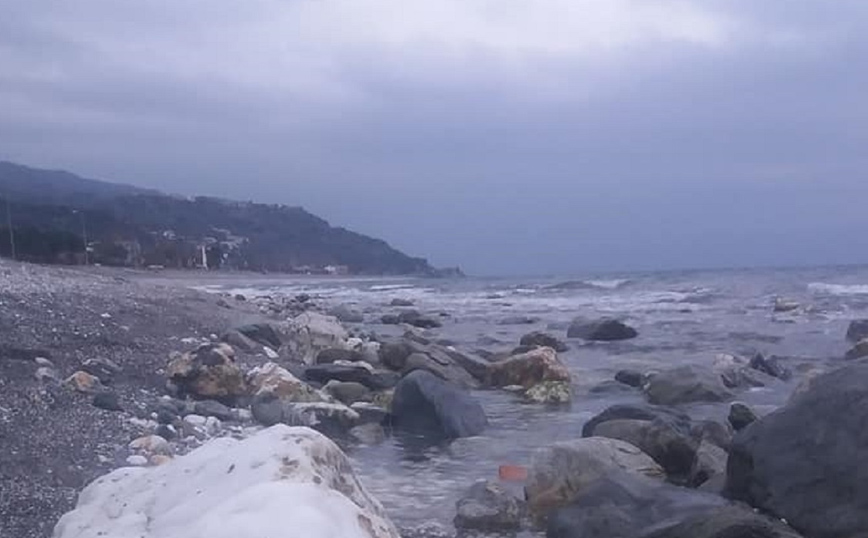 Λάρισα: Η θάλασσα υποχώρησε λόγω άμπωτης &#8211; Δείτε τις εικόνες