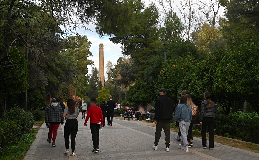 «Καμπανάκι» για τον καφέ στα παγκάκια: Οι τρεις λόγοι που αύξησαν τα κρούσματα &#8211; Tο «κλειδί» για την άρση των μέτρων