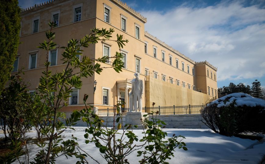 Καιρός: Χιόνια μέσα στην άνοιξη, θα ασπρίσει και η Αττική – Πού θα είναι έντονα τα φαινόμενα
